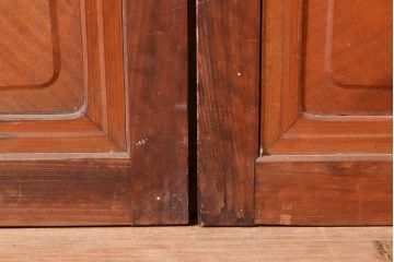 アンティーク建具　腰板ケヤキ材　整然と並ぶ縦桟が和の風情漂う裏障子付き格子戸2枚セット(引き戸、建具)(R-048140)