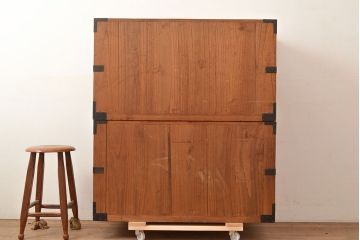 和製アンティーク　総桐材　立派な金具が目を引く上手物の重ね箪笥(衣装箪笥、時代箪笥、収納箪笥、和タンス)(R-048148)