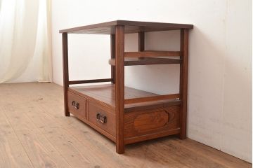 和製アンティーク　総ケヤキ材　漆塗り　両面使いが出来る!和の趣を楽しめる飾り棚(棚)(R-048152)