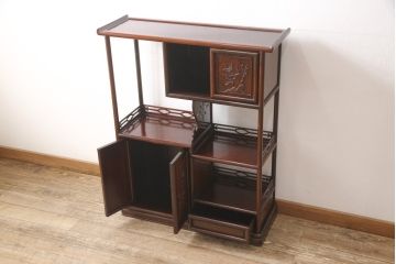 昭和レトロ　鳥と梅の図柄が可憐なカリン材製の飾り棚(茶棚、収納棚、花梨材)(R-048153)