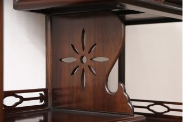 昭和レトロ　鳥と梅の図柄が可憐なカリン材製の飾り棚(茶棚、収納棚、花梨材)(R-048153)