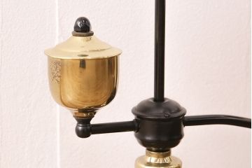 ヴィンテージ照明　アメリカビンテージ　乳白シェード　高級感漂う佇まいが魅力的なスタンド照明(スタンドライト)(R-048158)