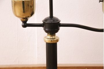 ヴィンテージ照明　アメリカビンテージ　乳白シェード　高級感漂う佇まいが魅力的なスタンド照明(スタンドライト)(R-048158)