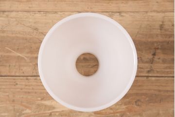 ヴィンテージ照明　アメリカビンテージ　乳白シェード　高級感漂う佇まいが魅力的なスタンド照明(スタンドライト)(R-048158)
