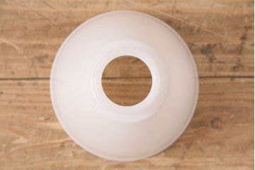 ヴィンテージ照明　アメリカビンテージ　乳白シェード　高級感漂う佇まいが魅力的なスタンド照明(スタンドライト)(R-048158)