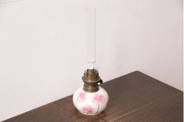 フランスビンテージ　GAUDARD(ガーダード)　ピンクの花が可憐な印象のオイルランプ(火屋、油壷)(R-048165)