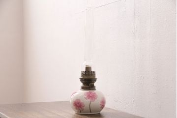 フランスビンテージ　GAUDARD(ガーダード)　ピンクの花が可憐な印象のオイルランプ(火屋、油壷)(R-048165)