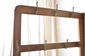 昭和レトロ　ナラ材　玄関に置くだけ!フックや戸棚が付いた珍しいデザインの傘立て(下駄箱、カサ立て、コートハンガー、帽子掛け)(R-048183)