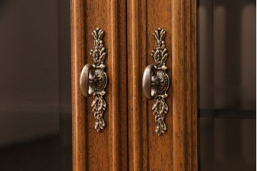 中古　DREXEL HERITAGE(ドレクセルヘリテイジ)　FRANCESCA(フランチェスカ)シリーズ　上品な佇まいのテレビボード(テレビ台、ローボード)(定価約98万円)(R-048191)