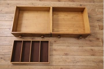 ヴィンテージ　ERCOL(アーコール)　Old Colonial(オールドコロニアル)　イギリスより買い付けました!洗練された気品が漂うカップボード(本棚、ブックシェルフ、食器棚、ビンテージ)(R-048193)