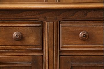 ヴィンテージ　ERCOL(アーコール)　Old Colonial(オールドコロニアル)　イギリスより買い付けました!洗練された気品が漂うカップボード(本棚、ブックシェルフ、食器棚、ビンテージ)(R-048193)