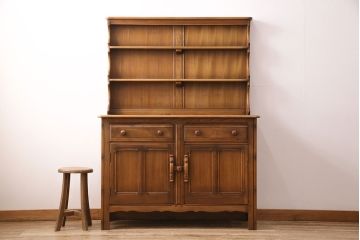 ヴィンテージ　ERCOL(アーコール)　Old Colonial(オールドコロニアル)　イギリスより買い付けました!洗練された気品が漂うカップボード(本棚、ブックシェルフ、食器棚、ビンテージ)(R-048193)