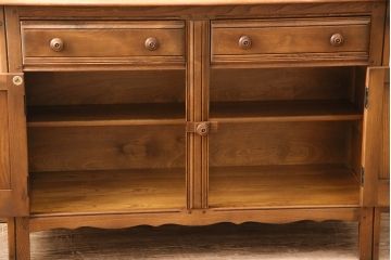 ヴィンテージ　ERCOL(アーコール)　Old Colonial(オールドコロニアル)　イギリスより買い付けました!洗練された気品が漂うカップボード(本棚、ブックシェルフ、食器棚、ビンテージ)(R-048193)