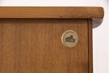 ヴィンテージ　ERCOL(アーコール)　Old Colonial(オールドコロニアル)　イギリスより買い付けました!洗練された気品が漂うカップボード(本棚、ブックシェルフ、食器棚、ビンテージ)(R-048193)