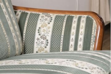 中古　美品　maruni(マルニ木工)　BRITANNIA British classic style　優雅な雰囲気を演出してくれるブリタニアシリーズのソファ(定価約86万円)(3人掛け)(R-048216)