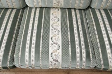 中古　美品　maruni(マルニ木工)　BRITANNIA British classic style　優雅な雰囲気を演出してくれるブリタニアシリーズのソファ(定価約86万円)(3人掛け)(R-048216)