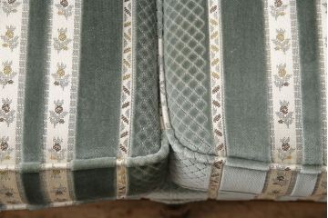 中古　美品　maruni(マルニ木工)　BRITANNIA British classic style　優雅な雰囲気を演出してくれるブリタニアシリーズのソファ(定価約86万円)(3人掛け)(R-048216)