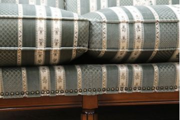 中古　美品　maruni(マルニ木工)　BRITANNIA British classic style　優雅な雰囲気を演出してくれるブリタニアシリーズのソファ(定価約86万円)(3人掛け)(R-048216)