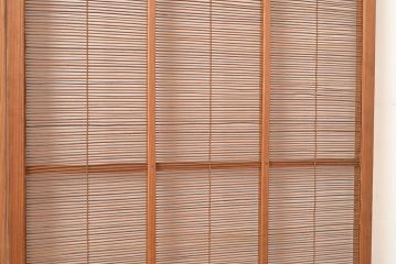 和製アンティーク　縁起物の透かし彫りがアクセントになる、品のある佇まいの簀戸2枚セット(簾戸、簀戸、葭戸、夏障子、すど、葦戸)(R-048227)