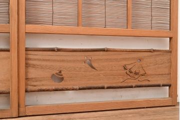 和製アンティーク　縁起物の透かし彫りがアクセントになる、品のある佇まいの簀戸2枚セット(簾戸、簀戸、葭戸、夏障子、すど、葦戸)(R-048227)