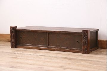 中古　民芸家具　高級杉材の木目が美しい浮造り仕上げの置き床(ローボード、テレビ台、飾り台)(R-048242)
