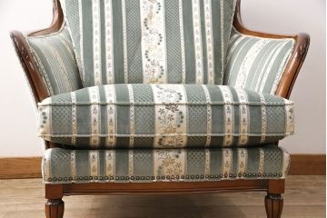 中古　美品　maruni(マルニ木工)　BRITANNIA British classic style　英国アンティークを彷彿とさせるブリタニアシリーズの1人掛けソファ(定価約47万円)(アームソファ、サロンチェア、シングル)(R-048244)