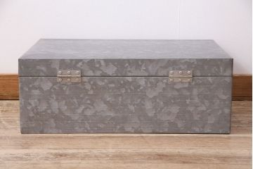 美品　アンティーク雑貨　しっかりとした作りの格好良いブリキ製BOX(収納ボックス、収納箱、小物収納)(R-048246)