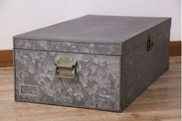 美品　アンティーク雑貨　インダストリアルな雰囲気を高めてくれるブリキ製BOX(収納ボックス、収納箱、小物収納)(R-048247)