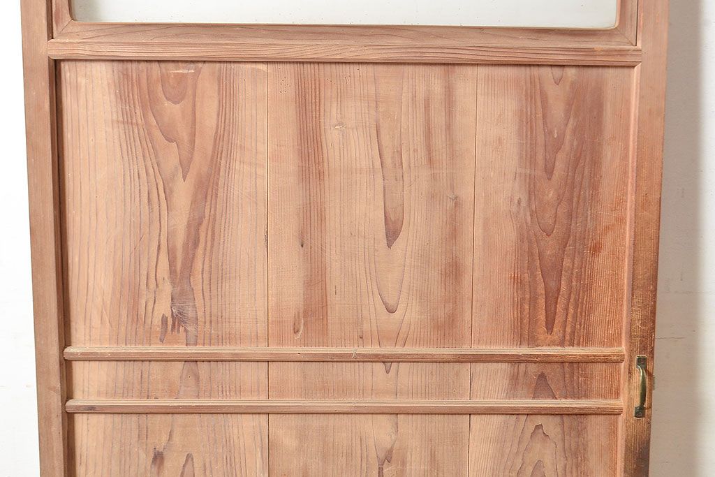 ヴィンテージ建具　昭和中期　窓付き　シンプルなデザインと味のある木肌が魅力的な木製ドア1枚　(R-048250)