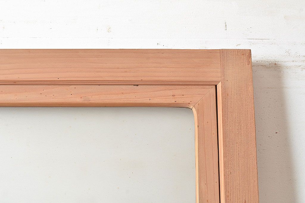 ヴィンテージ建具　昭和中期　窓付き　シンプルなデザインと味のある木肌が魅力的な木製ドア1枚　(R-048250)