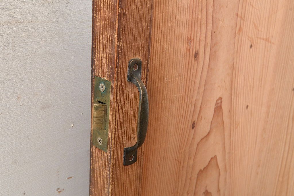 ヴィンテージ建具　昭和中期　窓付き　シンプルなデザインと味のある木肌が魅力的な木製ドア1枚　(R-048250)