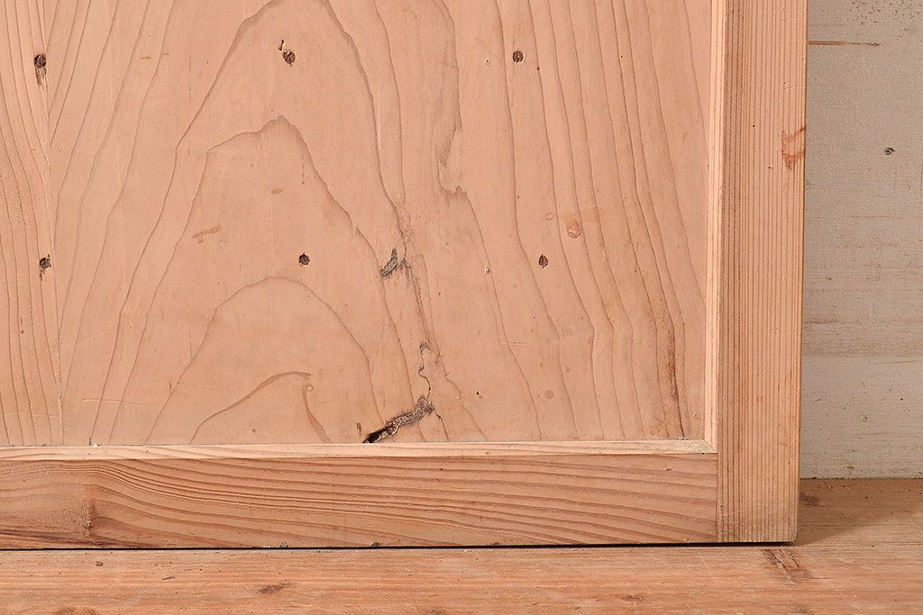 ヴィンテージ建具　昭和中期　窓付き　シンプルなデザインと味のある木肌が魅力的な木製ドア1枚　(R-048250)