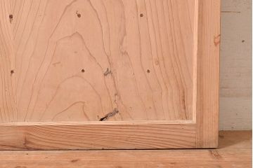 ヴィンテージ建具　昭和中期　窓付き　シンプルなデザインと味のある木肌が魅力的な木製ドア1枚　(R-048250)