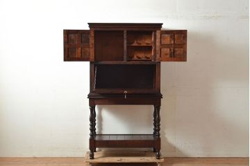 中古　松本民芸家具　コレクションにもおすすめ!クラシックな雰囲気が格好いいS.P型ワインボード(ワインラック、収納棚、戸棚、SP型、キャビネット)(定価約99万円)(R-048254)