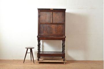 中古　松本民芸家具　コレクションにもおすすめ!クラシックな雰囲気が格好いいS.P型ワインボード(ワインラック、収納棚、戸棚、SP型、キャビネット)(定価約99万円)(R-048254)
