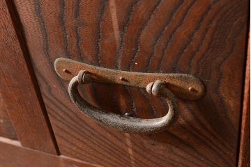 和製アンティーク　前面ケヤキ材　取り入れやすいサイズ感が魅力の階段箪笥(引き出し、収納棚、戸棚)(R-048255)