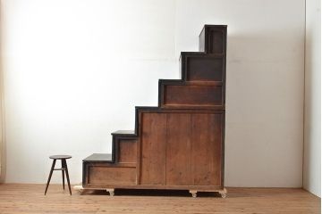 和製アンティーク　情緒溢れる和を演出してくれるヒノキ材製階段箪笥(和箪笥、時代箪笥、収納棚)(R-048264)