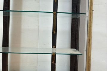 大正ロマン　時代物の色ガラス入り!タバコ屋さんで使われていた天枠付きのガラスケース(陳列棚、ショーケース)(R-048270)