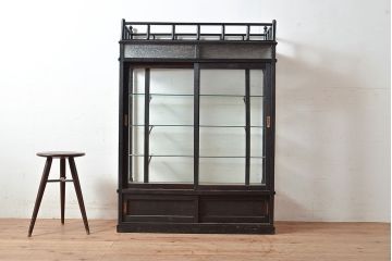 大正ロマン　時代物の色ガラス入り!タバコ屋さんで使われていた天枠付きのガラスケース(陳列棚、ショーケース)(R-048270)