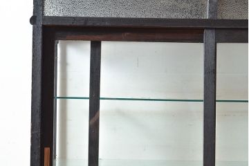 大正ロマン　時代物の色ガラス入り!タバコ屋さんで使われていた天枠付きのガラスケース(陳列棚、ショーケース)(R-048270)