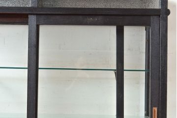 大正ロマン　時代物の色ガラス入り!タバコ屋さんで使われていた天枠付きのガラスケース(陳列棚、ショーケース)(R-048270)