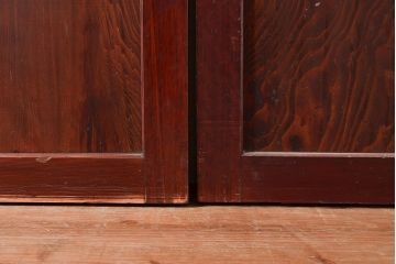 アンティーク建具　漆塗りの艶やかさが高級感を演出する杉材の板戸4枚セット(引き戸、建具)(R-048273)