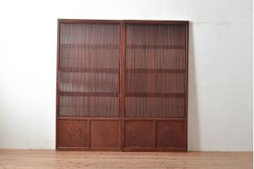 アンティーク建具　上手物!ケヤキ材が使われた和の趣溢れる格子戸2枚セット(障子戸、引き戸、建具)(R-048275)