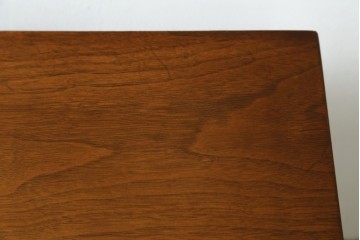 アメリカヴィンテージ　1960年から1970年頃　チーク材　棚付きのおしゃれなコーヒーテーブル　(R-048279)
