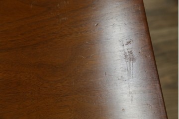 アメリカヴィンテージ　1960年から1970年頃　チーク材　棚付きのおしゃれなコーヒーテーブル　(R-048279)