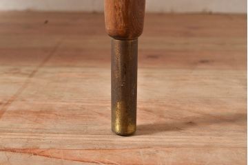 アメリカヴィンテージ　荷物が置ける棚付き!　洗練されたデザインのチーク材製ダイニングテーブル(2人掛け、サイドテーブル、スクエアテーブル、カフェテーブル、コーヒーテーブル、ビンテージ)(R-048279)