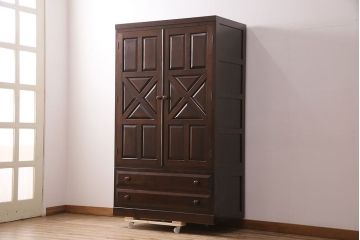 中古　松本民芸家具　当店リメイク　D-I型洋服タンス　こだわりの空間作りに活躍する、落ち着いた雰囲気の収納棚(靴箱、下駄箱、キャビネット)(定価約60万円)(R-048283)