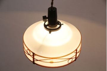 アンティーク照明　昭和中期　セルロイド装飾とお花のモチーフが柔らかく光る天井照明(ペンダントライト、吊り下げ照明)(R-048298)