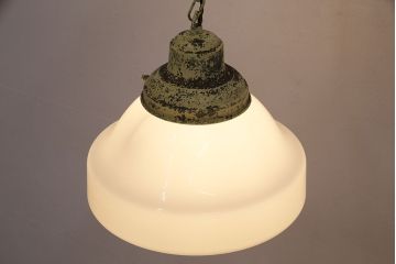 アンティーク照明　昭和レトロ　シャビーシックな風合いがお洒落な雰囲気を醸し出す大振りの天井照明(ペンダントライト、吊り下げ照明)(R-048299)