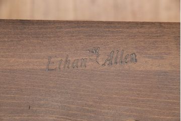 アメリカヴィンテージ　ETHAN ALLEN(イーセンアーレン)　重厚な落ち着いた雰囲気が魅力的なエクステンションテーブル(ダイニングテーブル、ビンテージ)(R-048302)